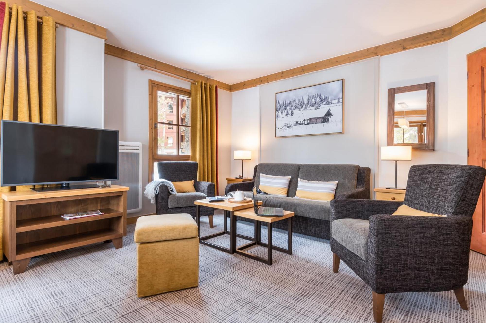 Superior Three-Bedroom Apartment access to the outdoor pool,1273789903:JPEG